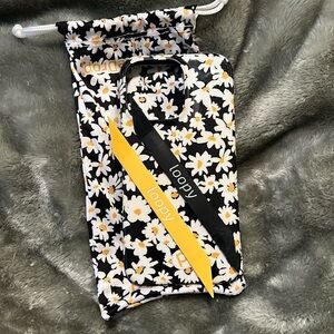 iPhone 13 Pro Daisy Loopy